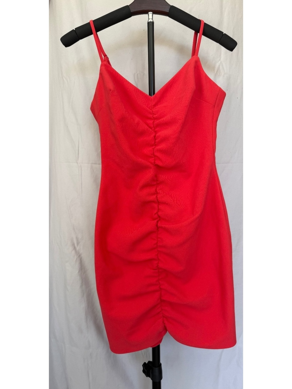 LIKELY Charla Dress Red Size 2 Sweetheart Neck Mini Sheath Cami Strap